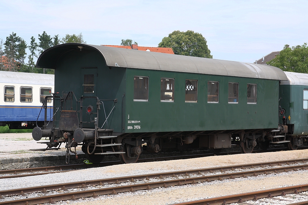 NLB 39016 BRih (UIC Nr. 50 81 89-29 001-0) am 02.August 2019 in Ernstbrunn.


