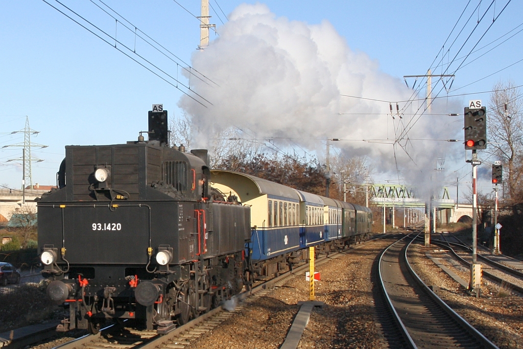 NLB 93.1420 am 03.Dezember 2016 mit dem SLP 17341 kurz vor der Hst. Siemensstrasse.