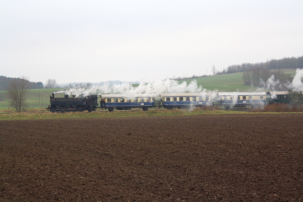 NLB 93.1420 am 08.Dezember 2015 mit dem SR 17675 zwischen Bullendorf und Ebersdorf.