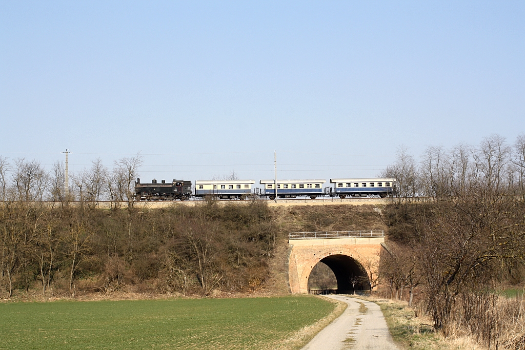 NLB 93.1420 am 19.März 2015 mit dem SR 14436 kurz vor Niederkreuzstetten.