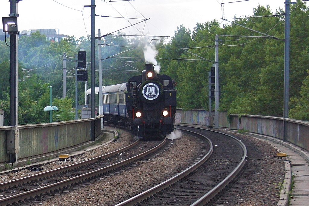NLB 93.1420 mit SLP am Abend des 14.September 2014 vor der Hst. Handelskai.