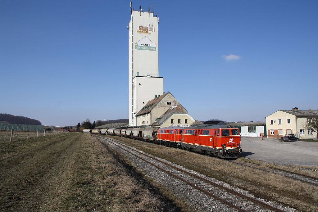 NLB - Tandem 2143 070-7 und 2143.56 mit dem SLGAG 97415 am 25.Februar 2018 in Wetzleinsdorf.