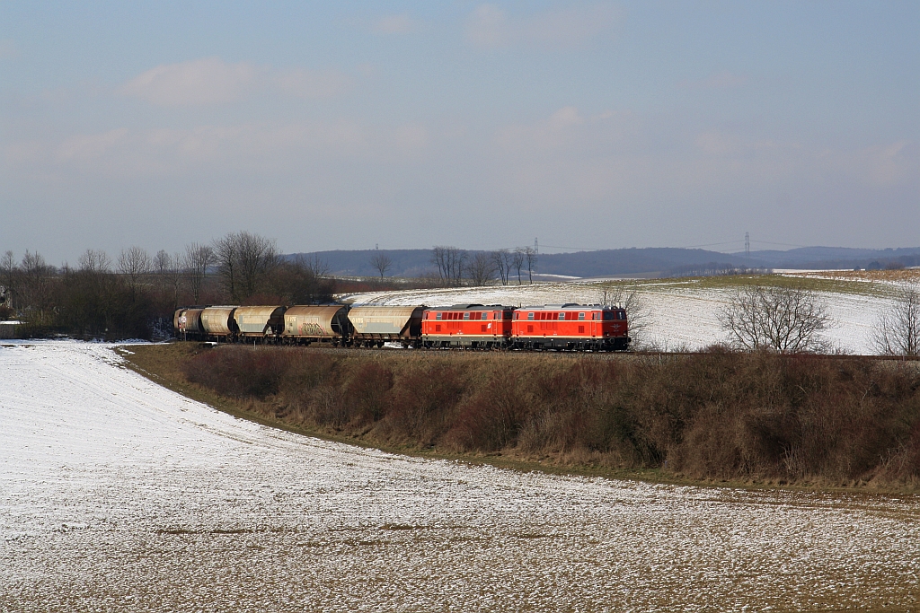 NLB - Tandem 2143.56 und 070-7 mit dem SLGAG 97414 am 25.Februar 2018 zwischen Würnitz-Hetzmannsdorf und Wetzleinsdorf.