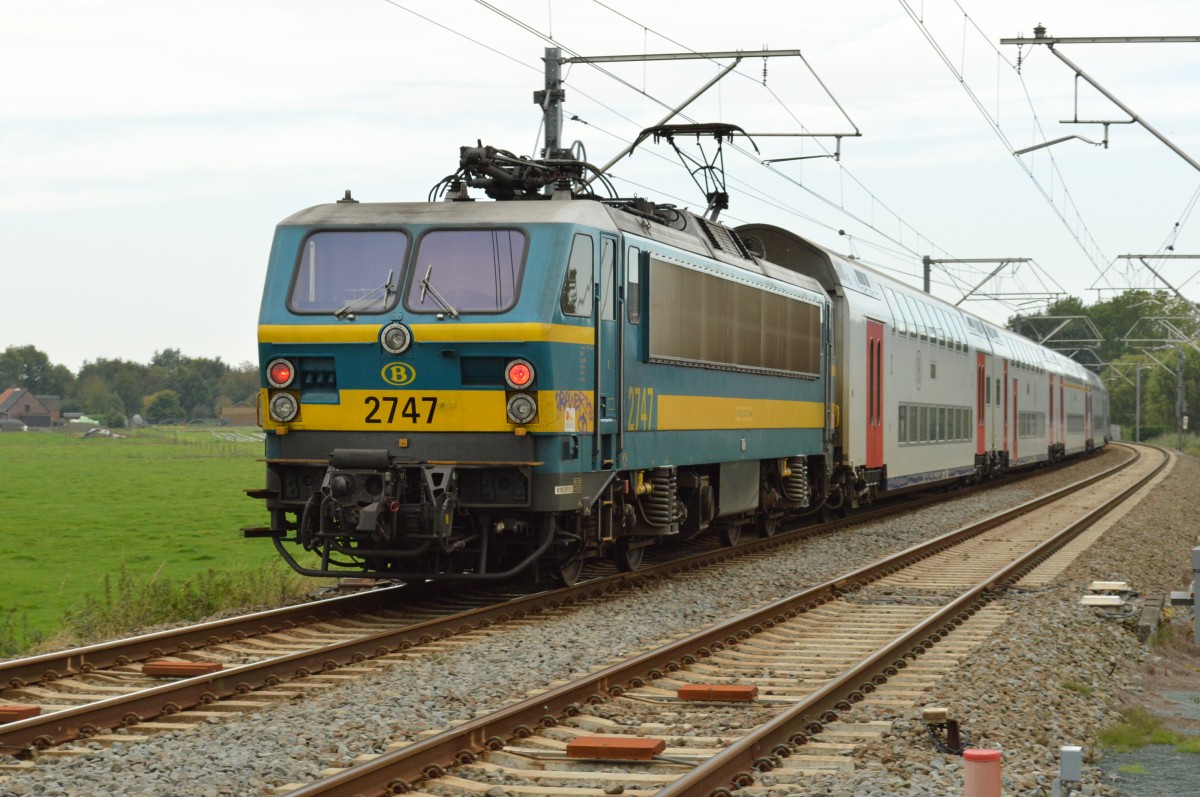 NMBS/SNCB 2747 - IR 3632, Antwerpen-Centraal -> De Panne. Foto genomen te Tielt op 2014-10-09