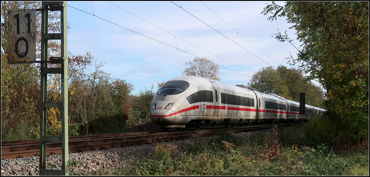 Noch 11,0 km -

... bis Stuttgart-Bad Cannstatt. Aber dort hält dieser über die Remsbahn umgeleitete ICE 3 nicht, sondern fährt noch ein paar Kilometer weiter bis Stuttgart Hauptbahnhof. 

Kernen-Rommelshausen, 31.10.2018 (M)
