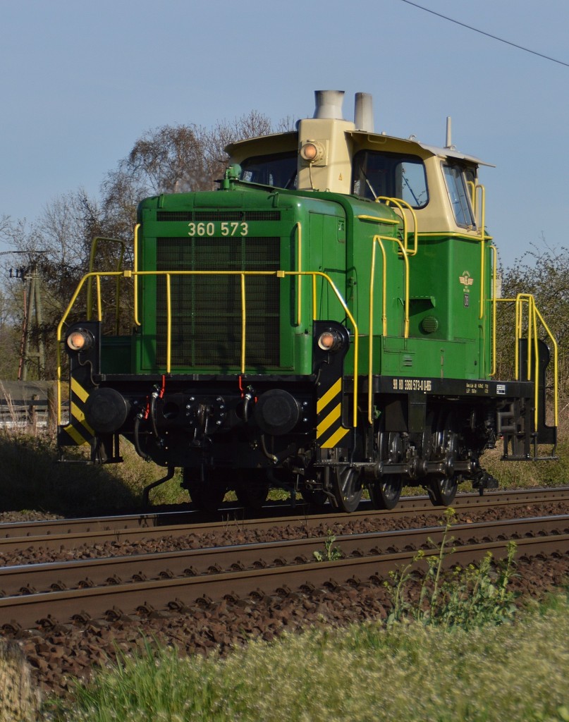 Noch ein Portraitbild der Brohltalbahn V60 bei Kaarst, am 12.4.2015.