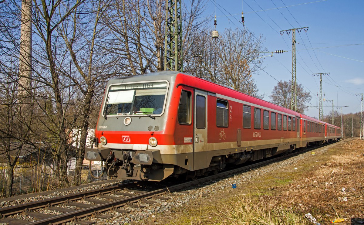 Noch immer Stars der Schiene, bei Köln West DB 628 681-628 686 als RE 11423 nach Trier. 0-03-2014