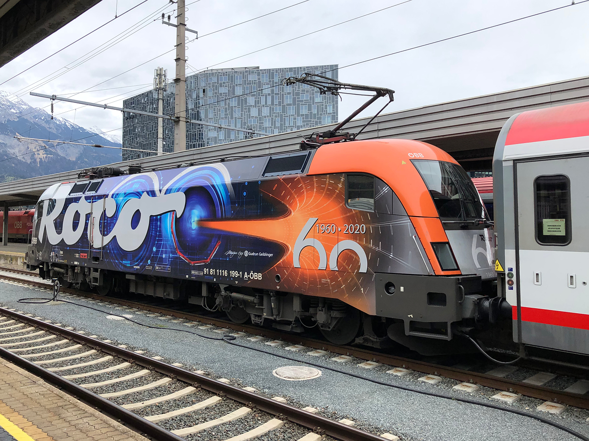 Noch eine Nahaufnahme der Hinterseite der 1116 199  60 Jahre Roco  bevor der Zug pünktlich um 17:00 abfuhr. Innsbruck Hbf am 06.05.2021