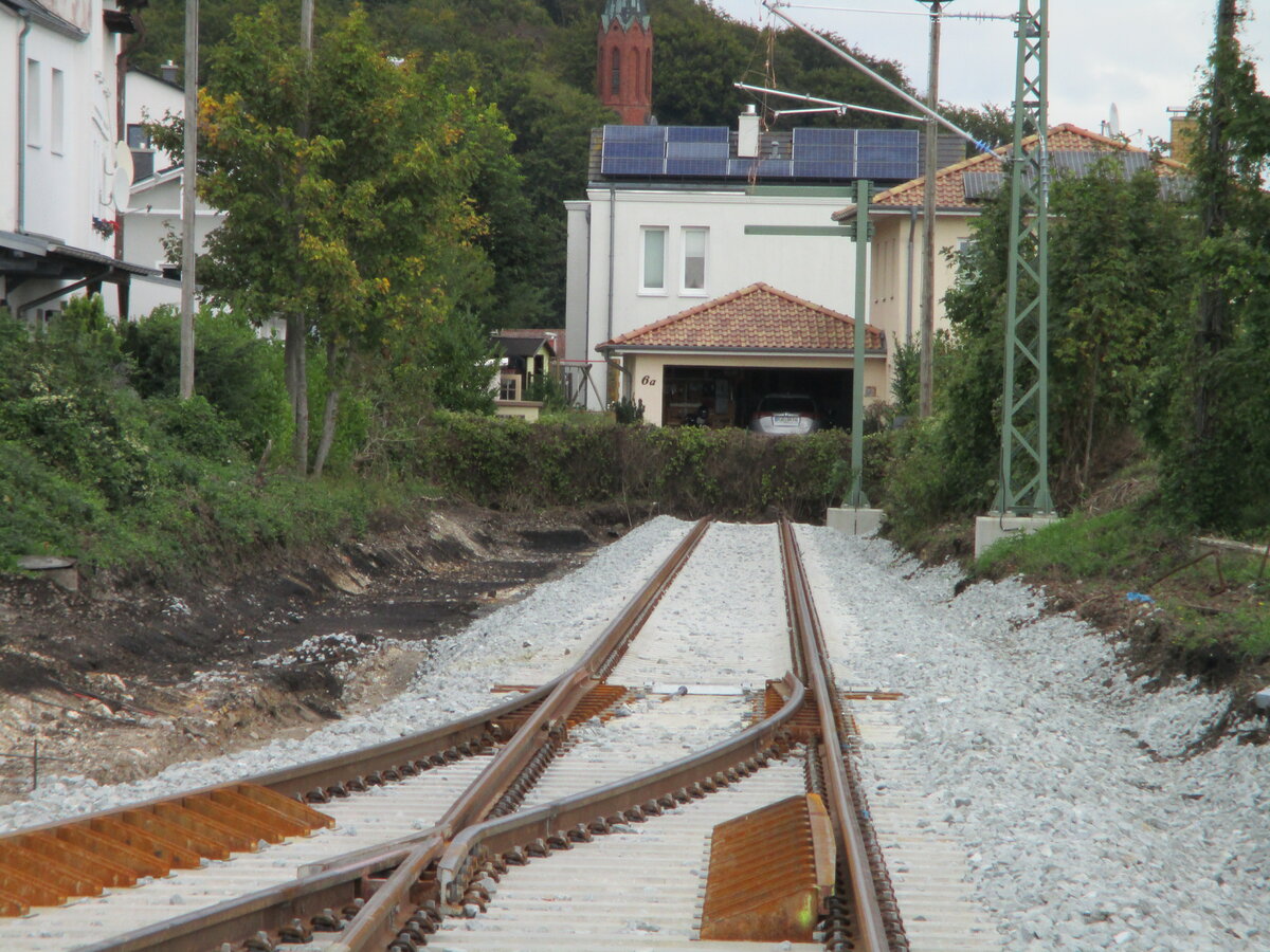 Noch ohne Prellbock ist das Streckenende in Sassnitz.Aufgenommen am 18.September 2021.
