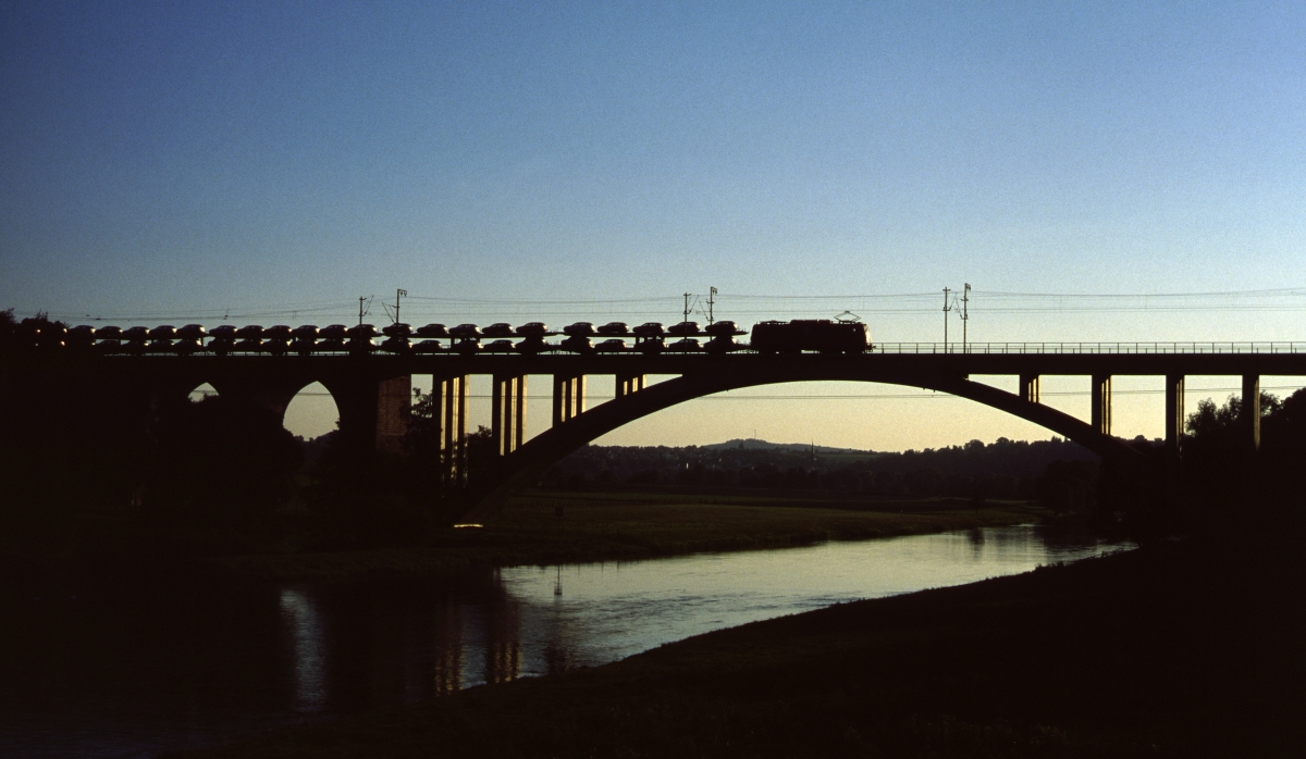 Nochmal der Fuldaviadukt Guntershausen im Sommer 2000.