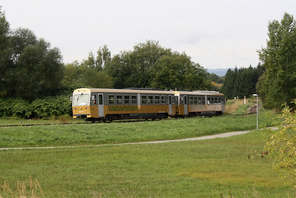 NVOG Triebwagen 5090.013 und 5090.008 als R 16905 nach Grogerungs am 22.September 2013 kurz nach der Ausfahrt aus dem Bf. Gmnd.