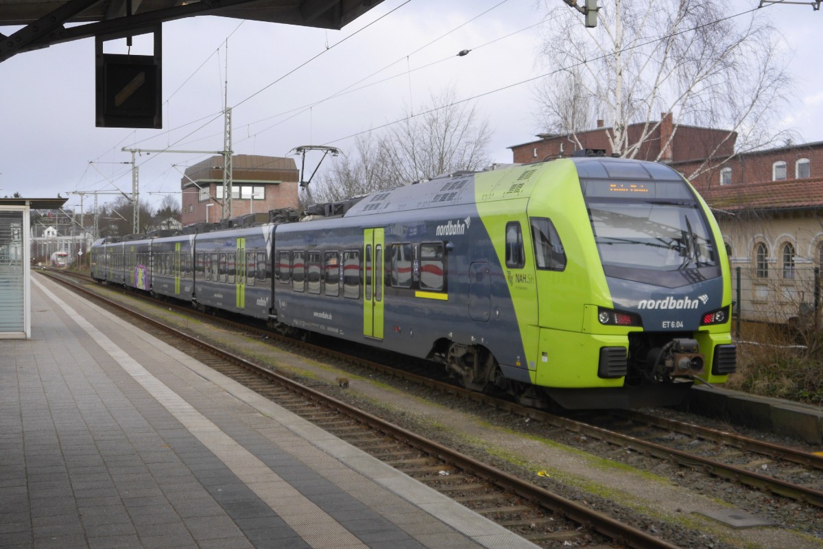 Nordbahn-ET 6.04 (1430 039) wartet in Itzehoe auf die Rückfahrt nach Hamburg (28.1.16).