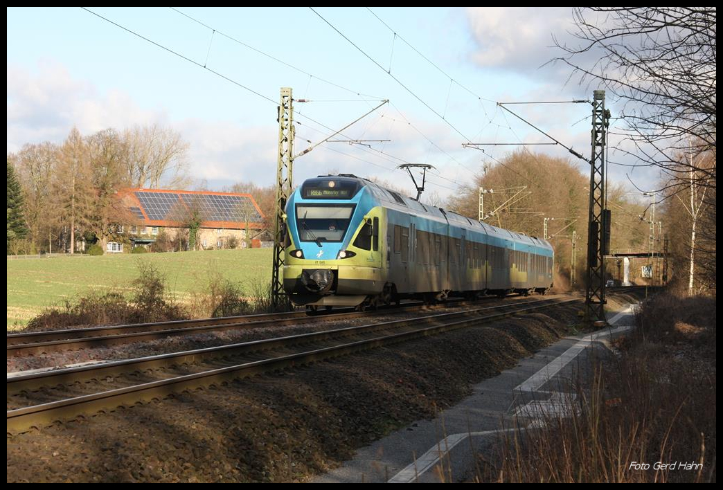 Nordwestbahn ET 015 auf der RB 66 am Ortsrand von Hasbergen am 5.1.2017 um 13.25 Uhr auf dem Weg nach Münster.