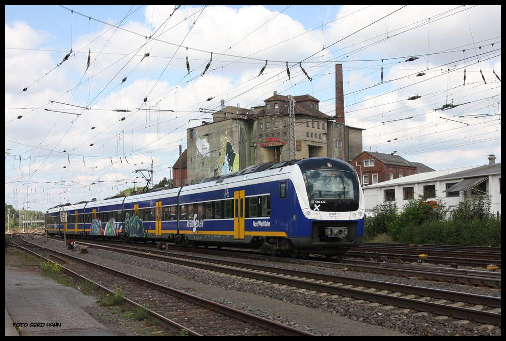 Nordwestbahn ET 440222 fährt am 30.8.2016 um 14.24 Uhr aus Bremen kommend in den Endbahnhof Verden ein.