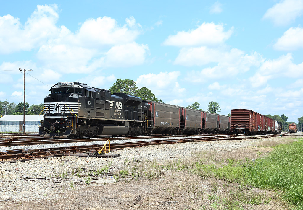 Norfolk Southern`s 1173 is stabled in the yard at Brunswick, 26 June 2018