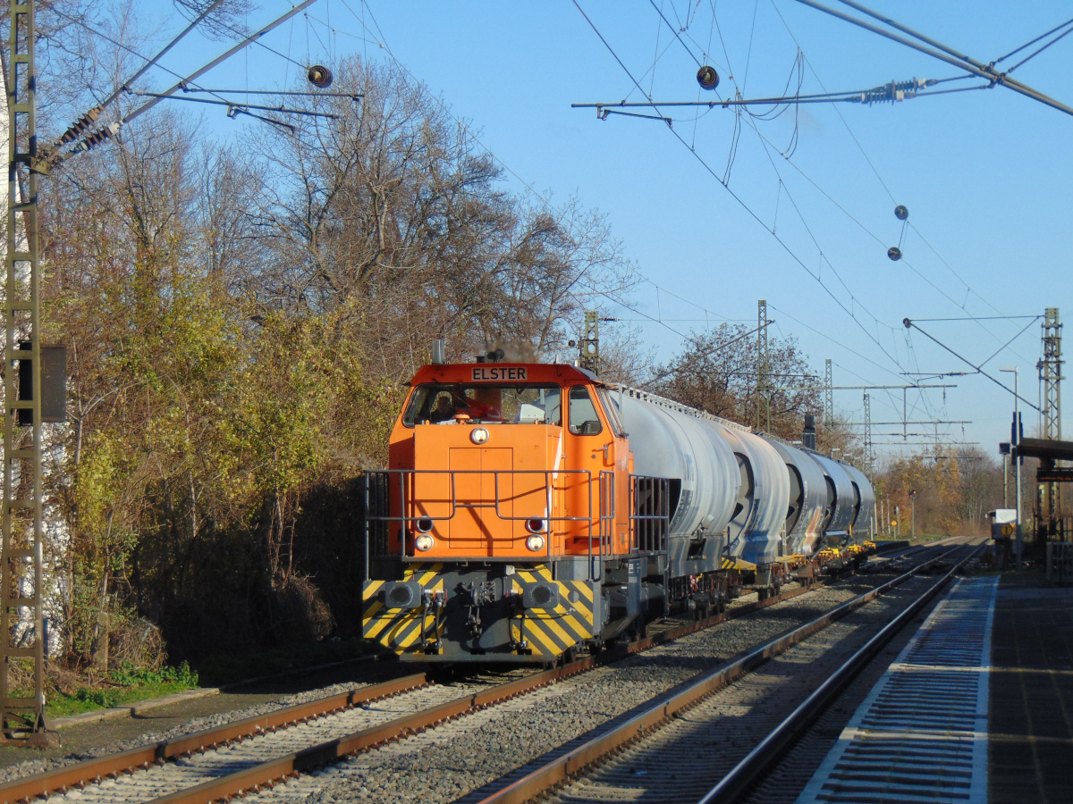 Northrail/RailTec 274 104 fährt mit einem Gz durch Rheinhausen Ost Richtung Moers. Am 05.12.2020