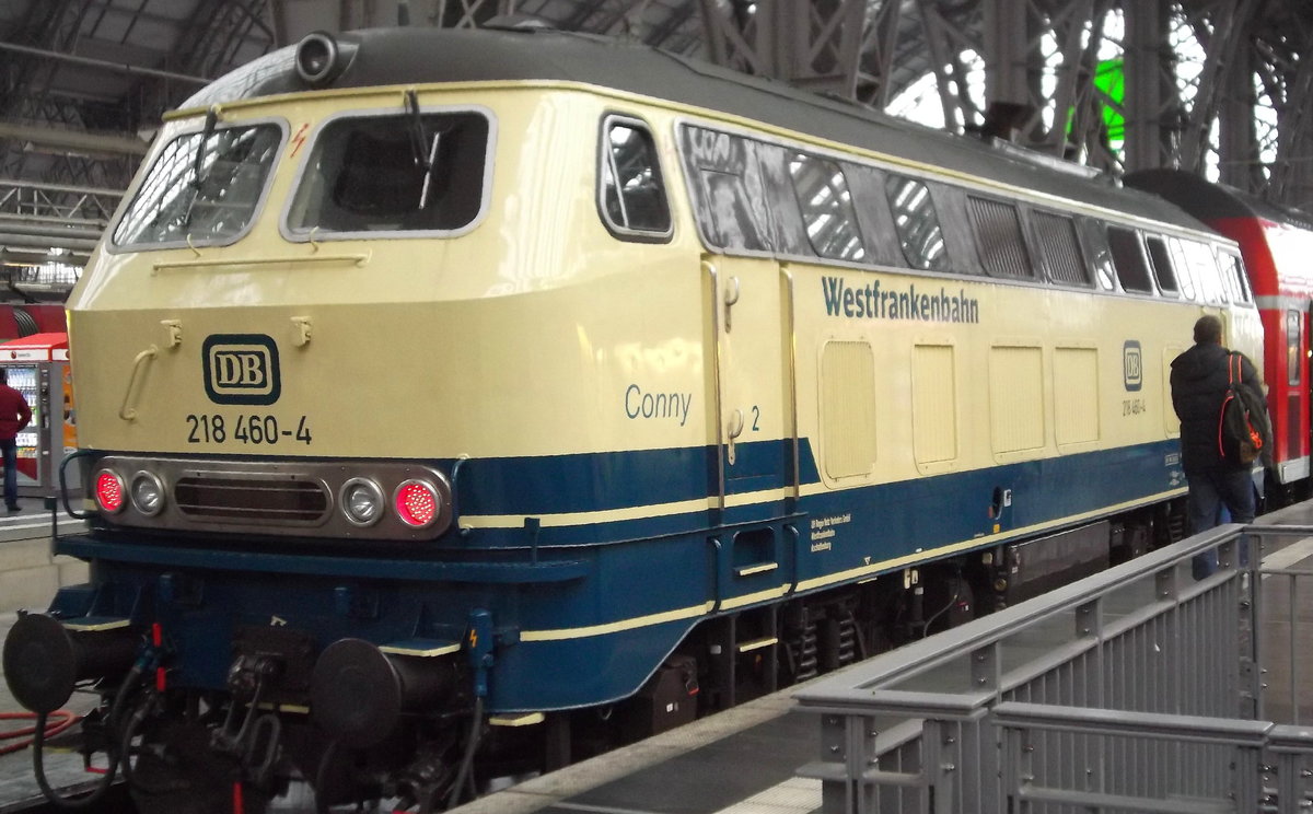 Not-Schuss, der dem Schmuckstück kaum gerecht wird: 218 460 der Westfrankenbahn als Schublok einer aus 3 Dostos bestehenden RB nach Glauburg-Stockheim (Frankfurt/M Hbf, 3.2.17).