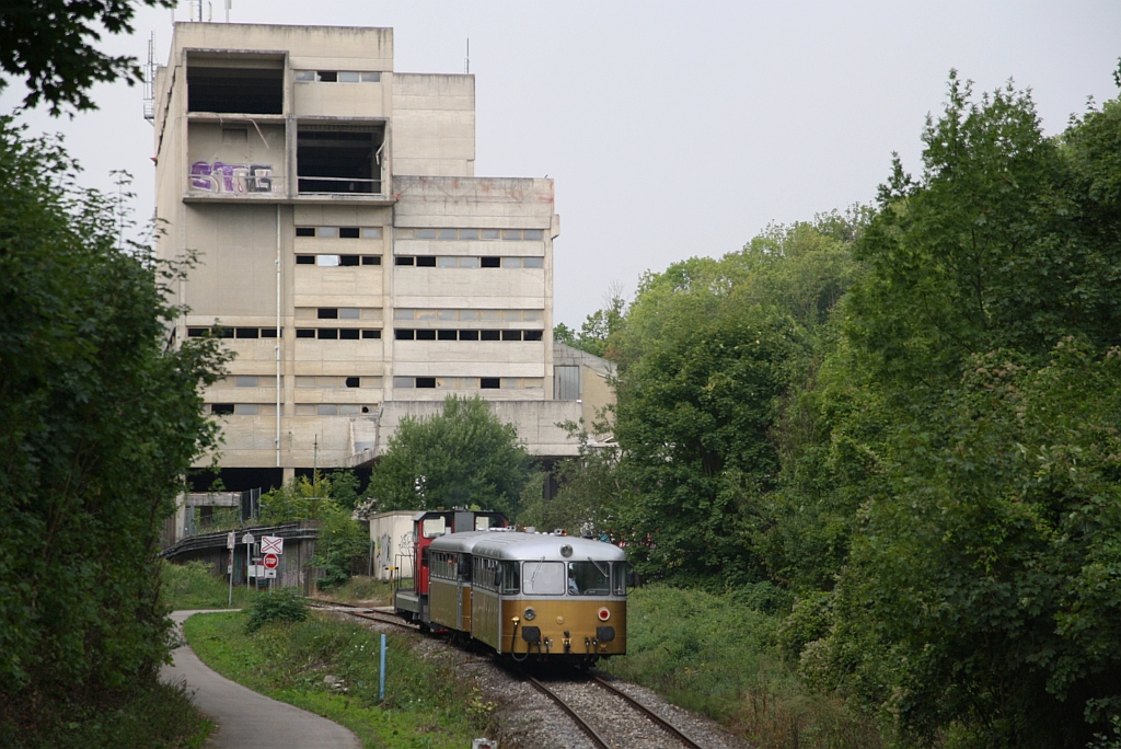 NOVOG 5081 051-4 am 01.September 2019 als letztes Fahrzeug des SR 17227 von Wien Meidling  auf der Kaltenleutgebener Bahn beim Strecken-Km 5,0 kurz vor dem Ziel Ladestelle Waldmühle.