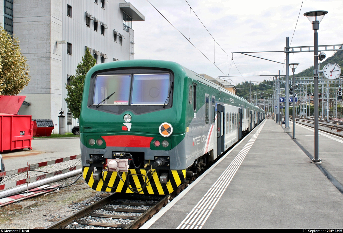 npBDH (50 83 82-39 712-5 I-TN) mit Zuglok E.402B der TRENORD S.r.l. als R 25049 (R11) nach Milano Porta Garibaldi (I) steht im Startbahnhof Chiasso (CH) auf Gleis 11.
[20.9.2019 | 13:15 Uhr]