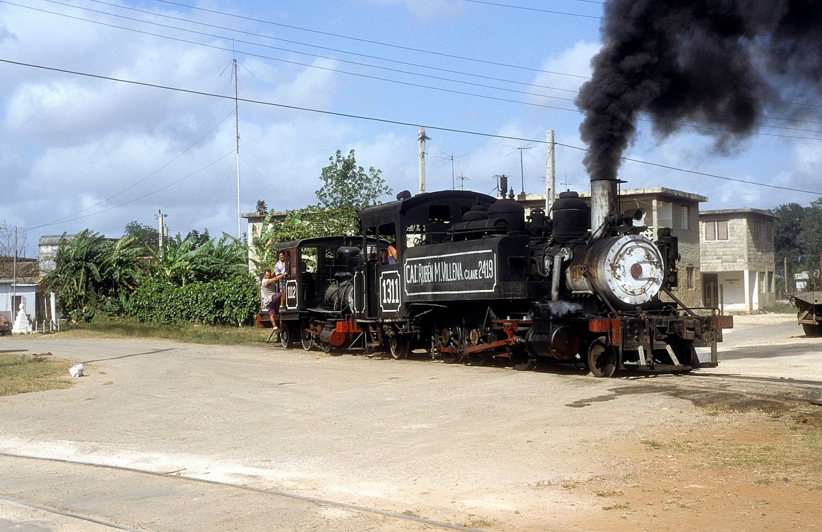  Nr. 1311 + 1112  Ruben M. Villena  30.03.01