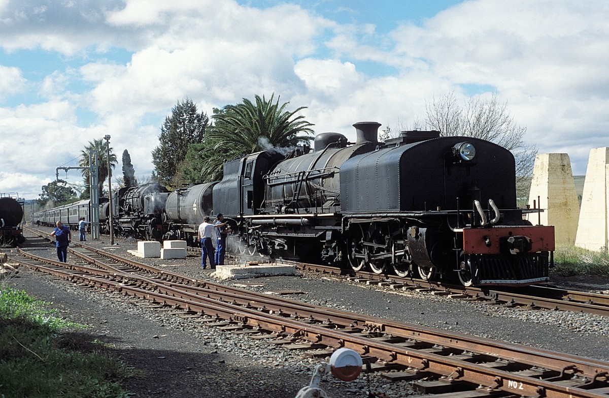 Nr. 2401 + Nr.2575  Buffeljagsrivier  01.09.01