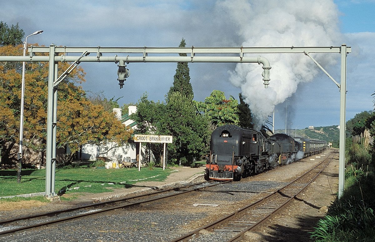 Nr. 2575 + Nr. 2351  Groot Brakrivier  22.08.01