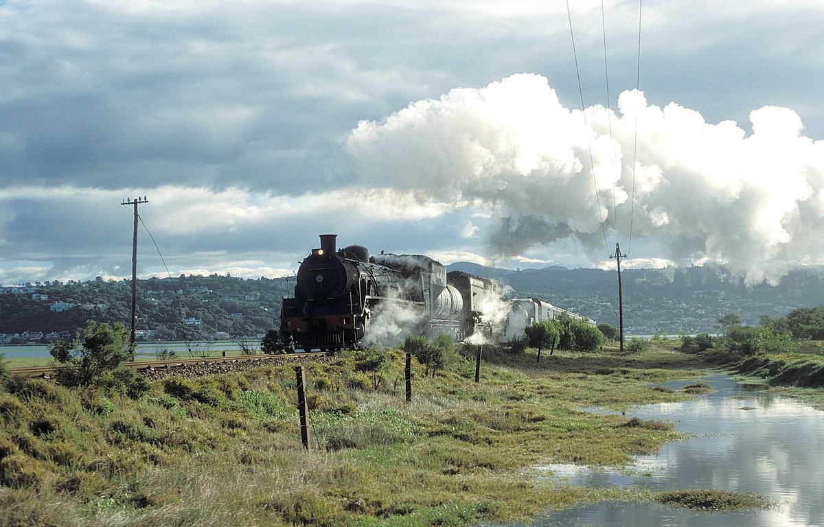 Nr. 2749 + Nr. 2575  Knysna  24.08.01