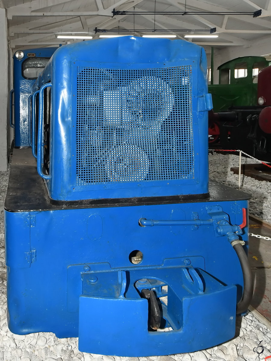 Nr. 3 der Rüganer Kreidebahn ist eine LKM im Jahr 1960 gebaute Diesellok vom Typ V10 C mit 900mm Spurweite. (Oldtimermuseum Prora, April 2019)