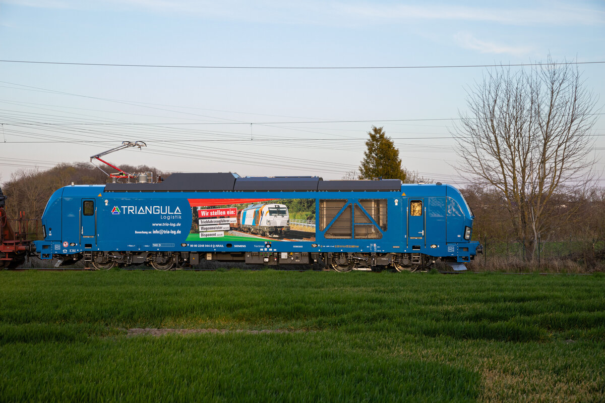 NRAIL/ Triangula 248 044 am 22.04.2023 im Seitenprofil bei Voigdehagen.