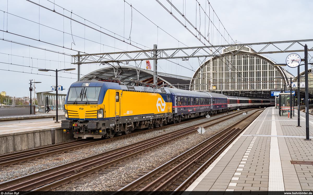 NS 193 766 / Amsterdam Centraal, 13. April 2022<br>
NJ Amsterdam Centraal - Zürich HB