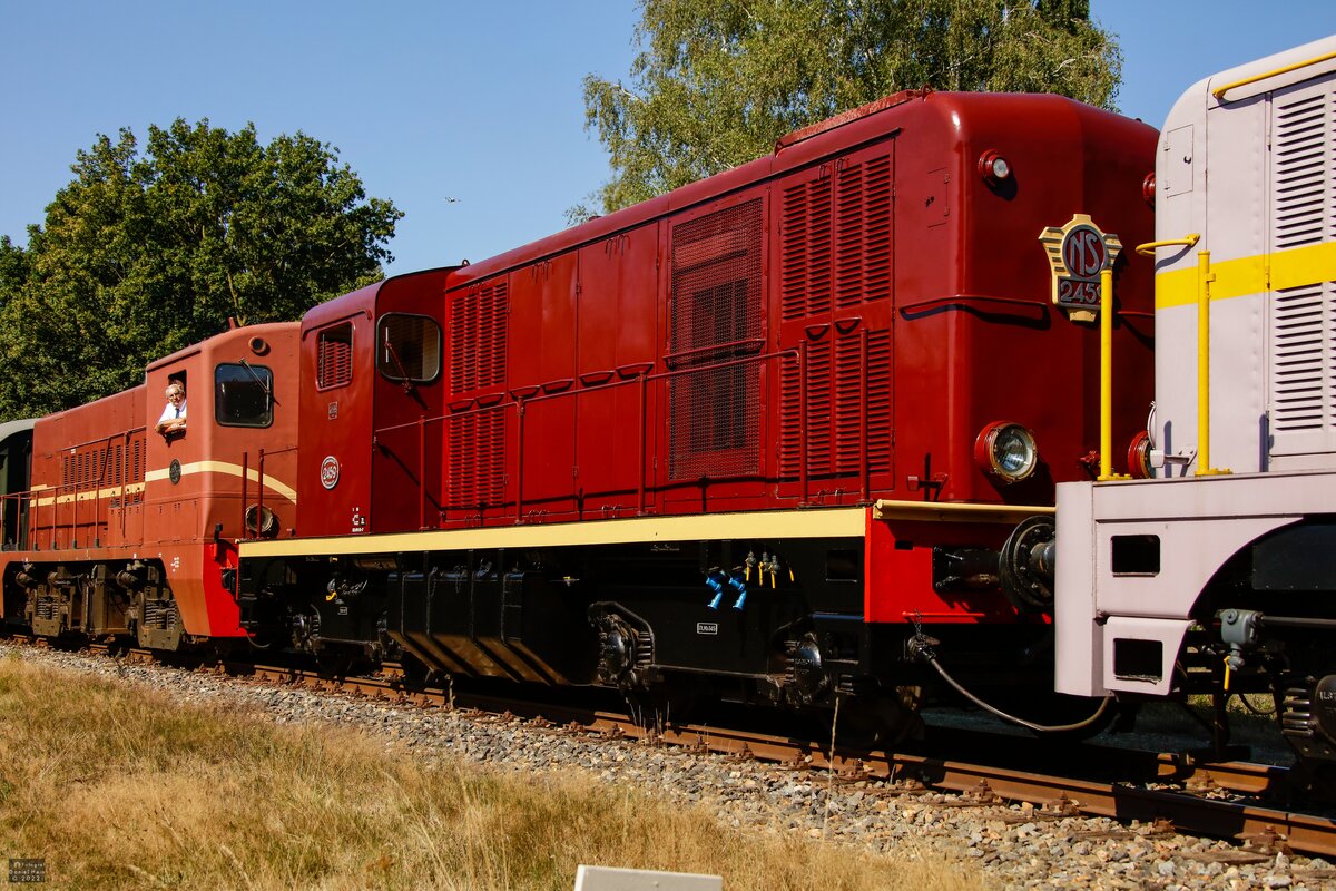 NS 2459 Diesellok in Beekbergen, September 2022.
