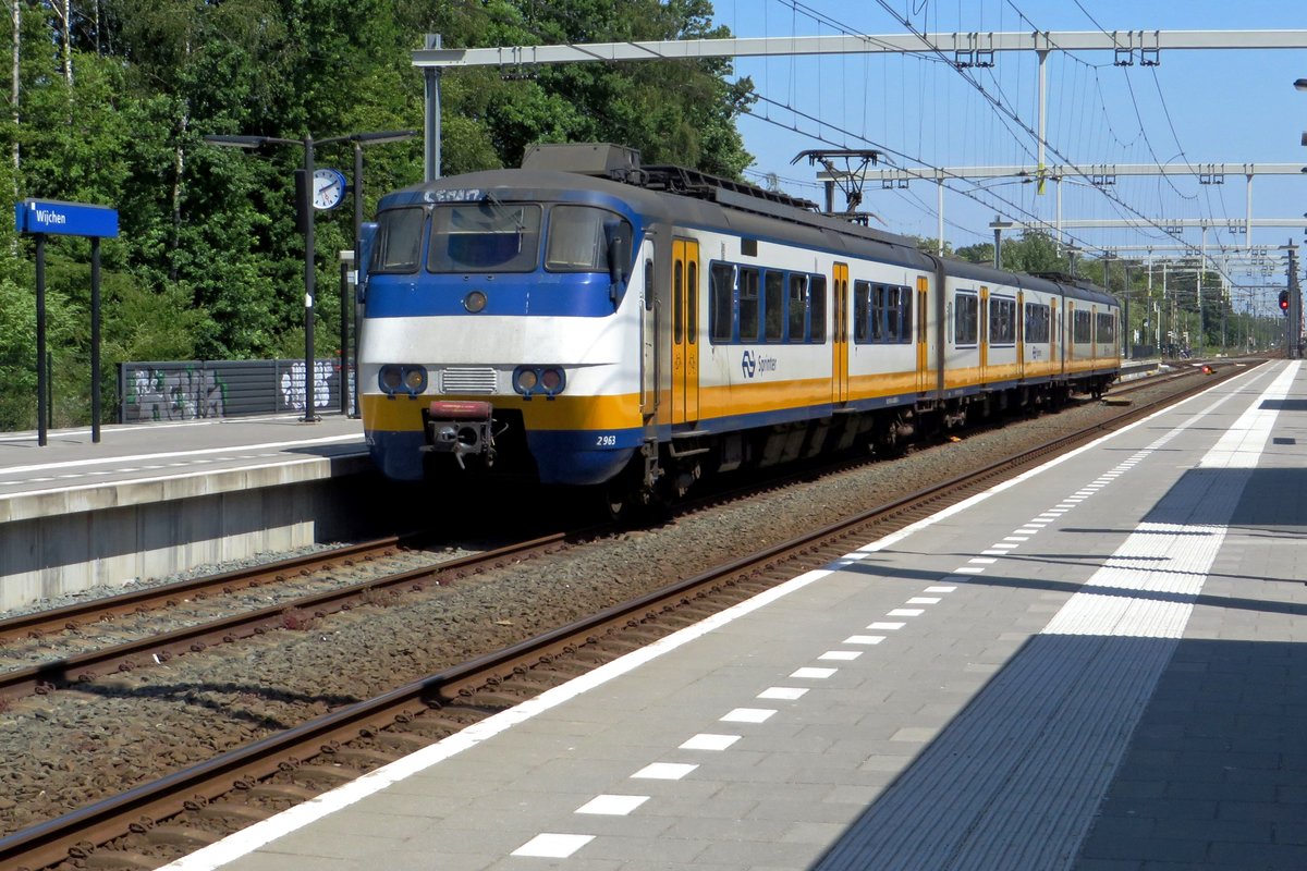 NS 2963 steht am 18 Mai 2020 in Wijchen.