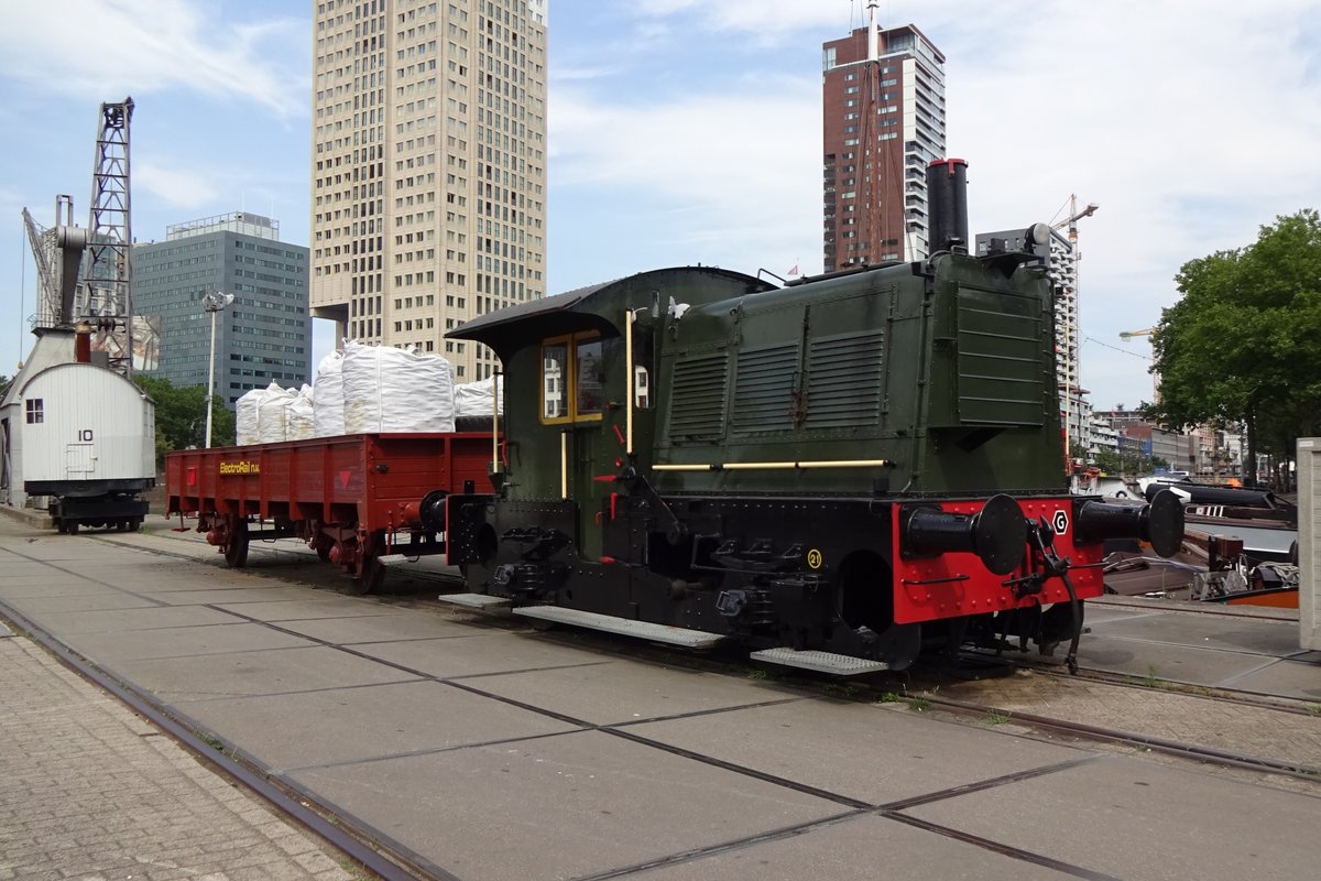 NS 347 steht am 10 Augustus 2020 ins Rotterdam Maritiem Museum  ins Zentrum von Rotterdam.