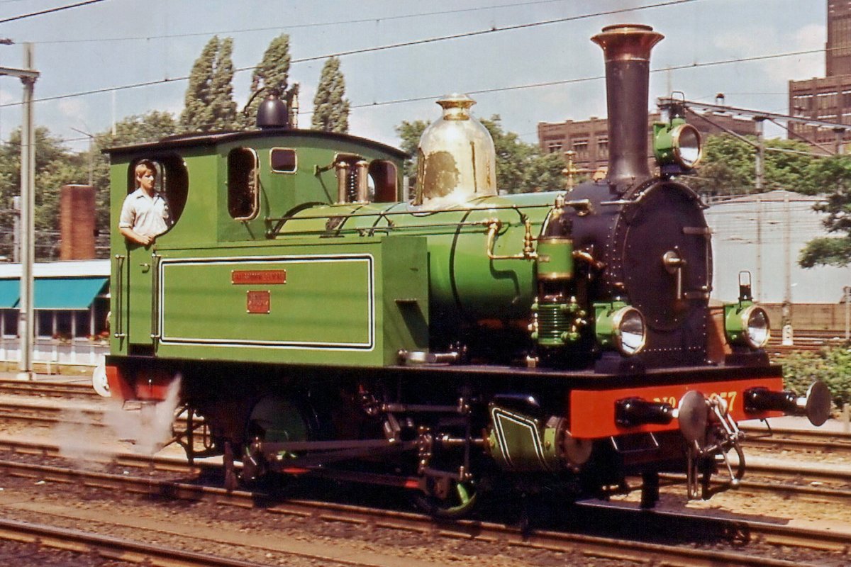 NS 657 Kikker (Frosch) steht am 3 Augustus 1989 in Utrecht. Später wurde sie beim NS zum Lok in die 8100 eingereiht.