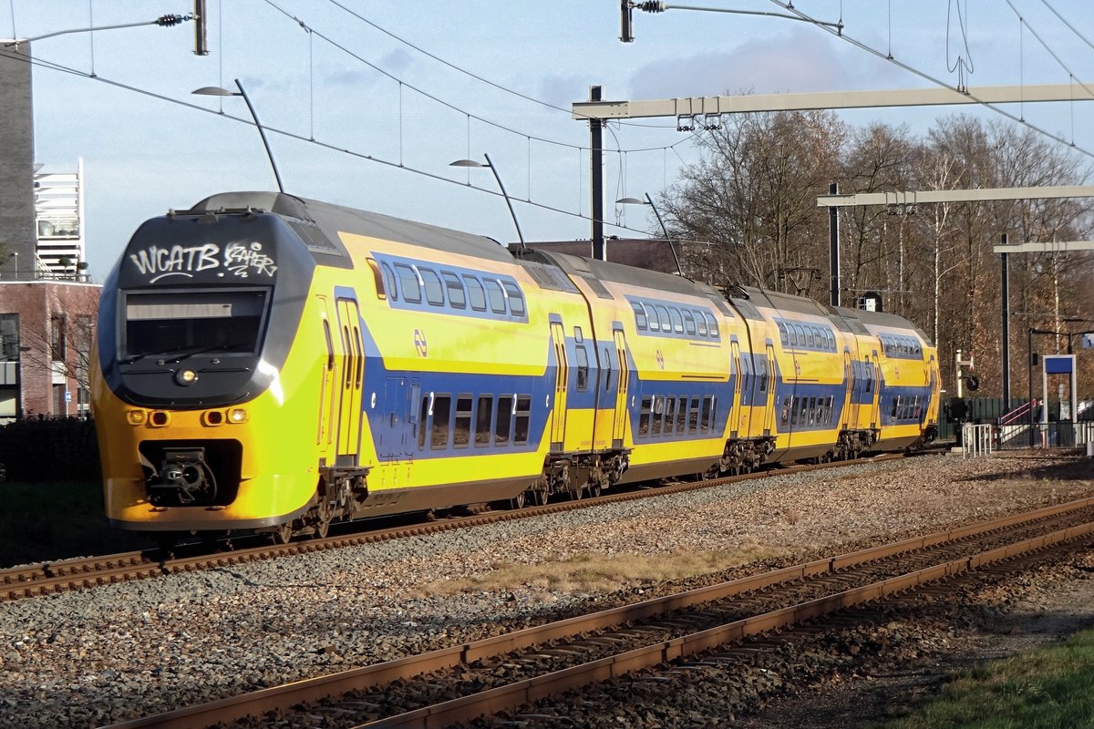 NS 9477 durcheilt am 18.Dezember 2020 Wijchen.