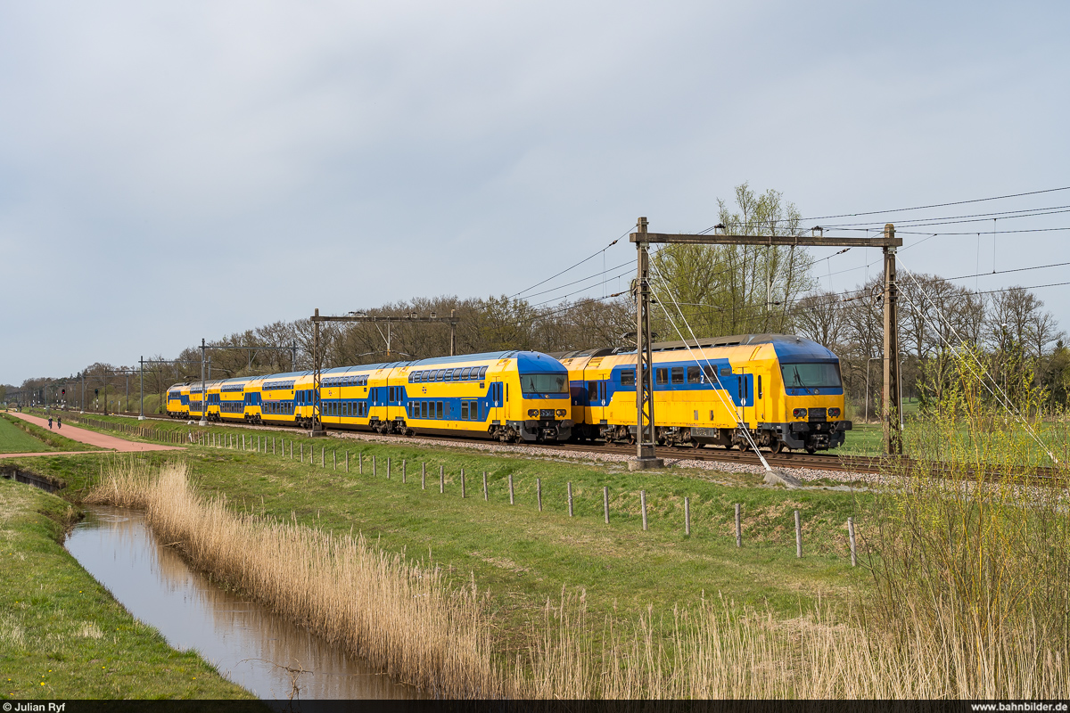 NS DDZ / Zenderen, 12. April 2022<br>
IC Schiphol Airport - Enschede