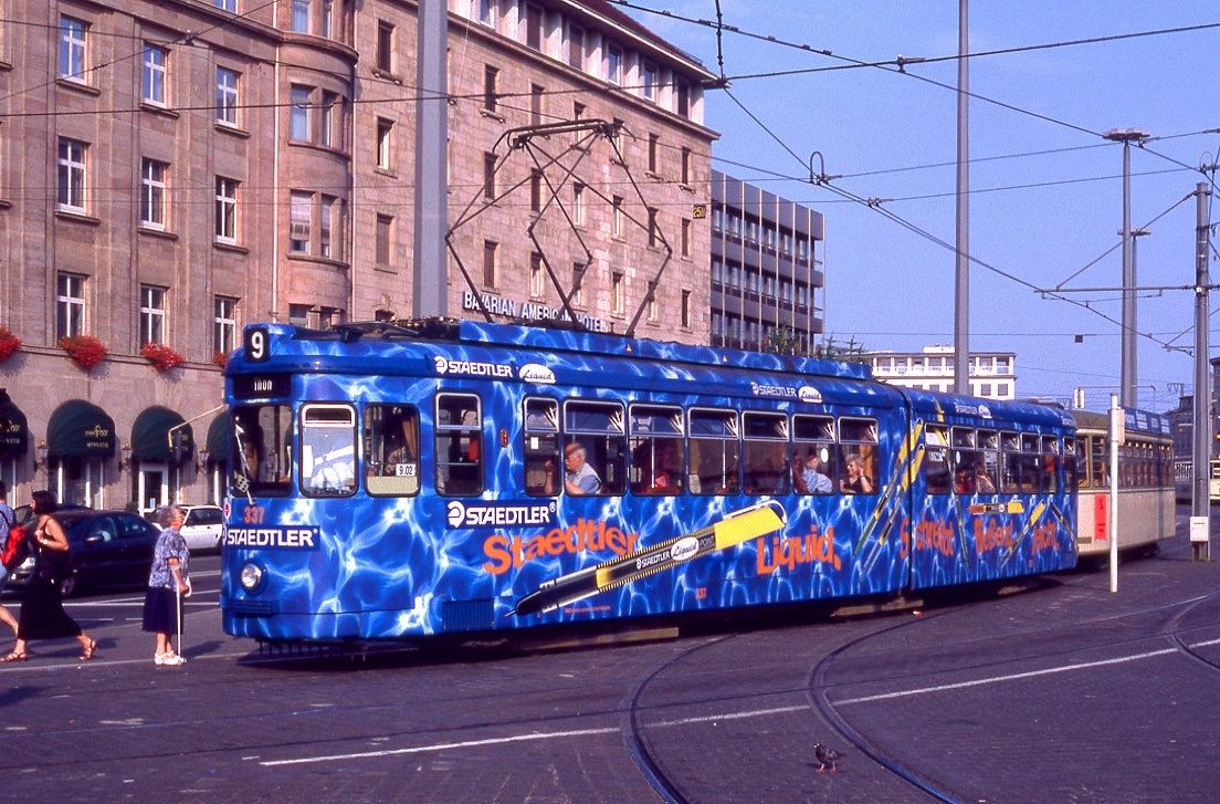 Nürnberg 337 + 1568, Bahnhofsplatz, 18.08.1998.
