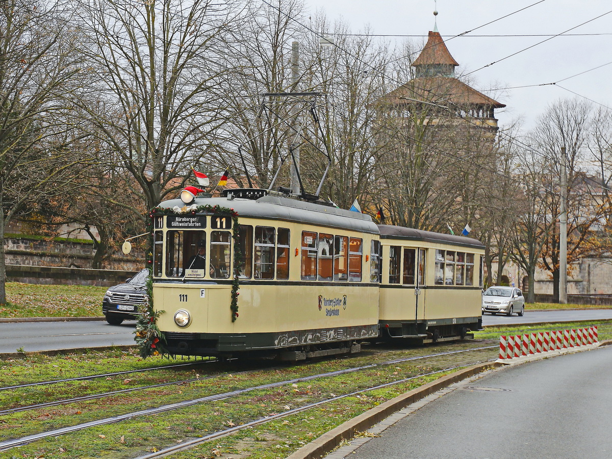 Nürnberg, historischer Wagen 111 am Tiergärtnertor am 01. Dezember 2019.