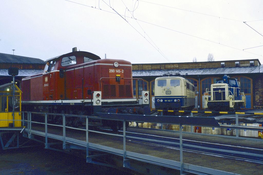 Nürnberg Rbf, 20.12.1987 mit 290 145, 151 142 und 261 147