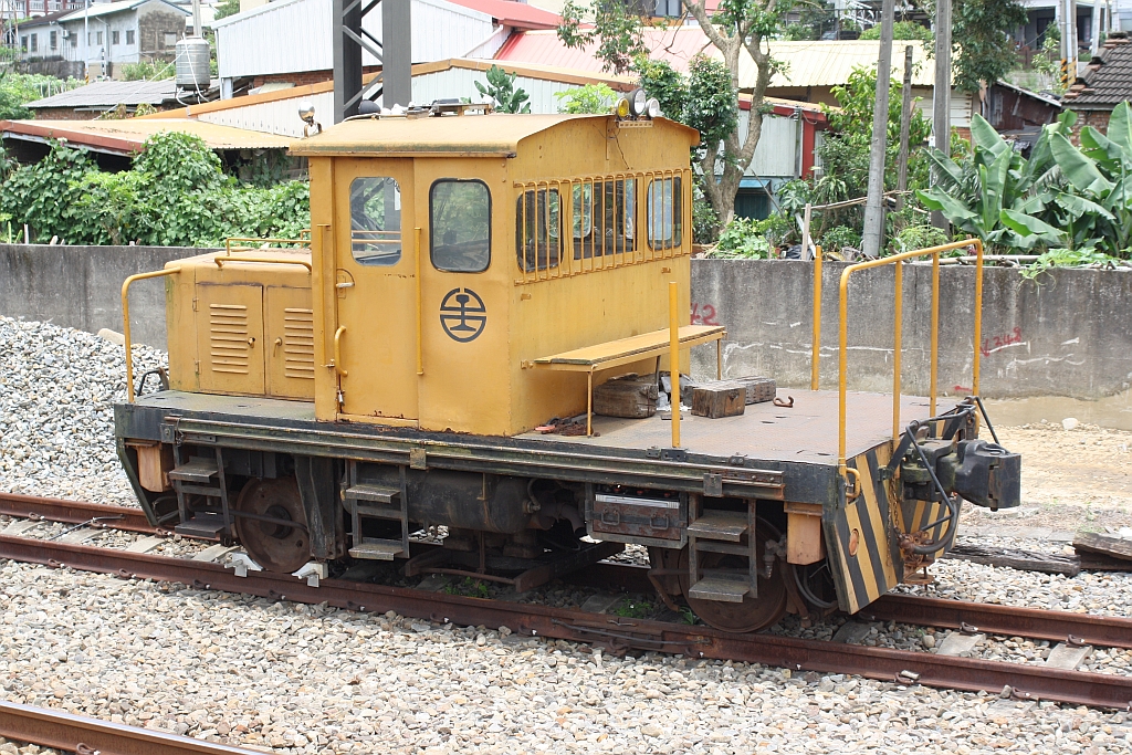 Nummernloser Kleinwagen am 02.Juni 2014 in der Sanyi Station.