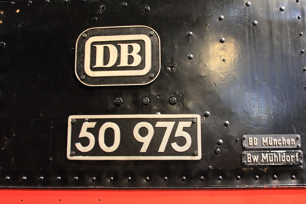 Nummernschild der 50 975 im Deutschen Dampflokmuseum (DDM) in Neuenmarkt/ Wirsberg am 12.11.2015.