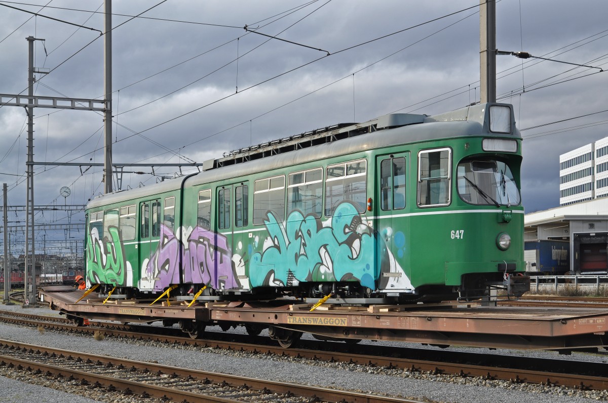 Nun gehen die letzten Düwag der BVB auf die lange Reise nach Belgrad. Hier steht der Be 4/6 647 auf einem Abstellgleis bei der Umschlags AG. Die Aufnahme stammt vom 02.02.2016.