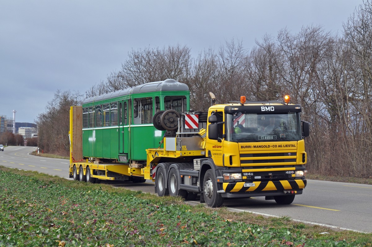 Nun geht der B 1451 auf die letzte Reise. Hier fährt der Lastwagen Rheinstrasse Richtung Kaiseraugst. Die Aufnahme stammt vom 08.02.2016.