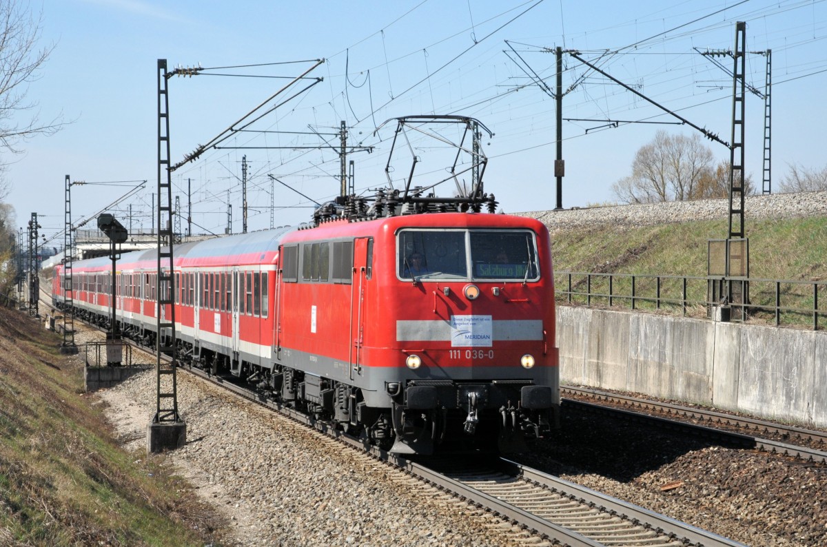 Nun sind alle Meridian-1430er im Einsatz. Zum alten Eisen gehört da 111 036 am 29.03.14 bei Waldtrudering/München