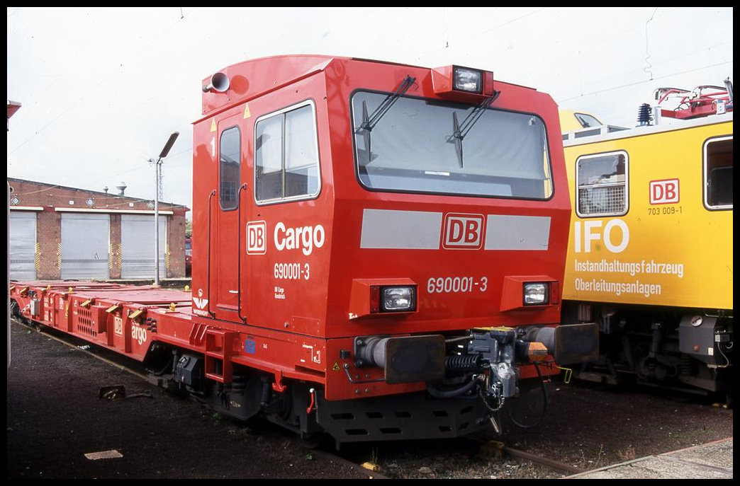 Nur kurz währte der Einsatz der neuen Cargosprinter. Am 2.10.1999 stand 690001 schon abgestellt im BW Osnabrück.