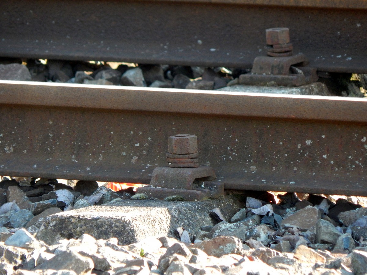 Nur noch selten zu sehen ist der Reichsbahn Oberbau N41. Hier zusehen ist er in Grevenbroich in Gleis 5.

Grevenbroich 27.02.2016