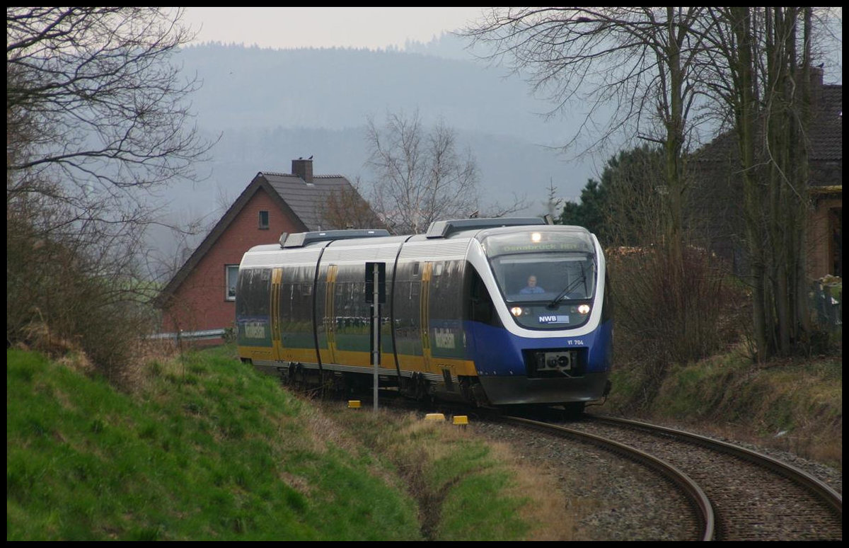 NWB VT 704 fährt hier am 9.3.2007 um 9.09 Uhr als RB von Bielefeld nach Osnabrück HBF in Sutthausen ein.