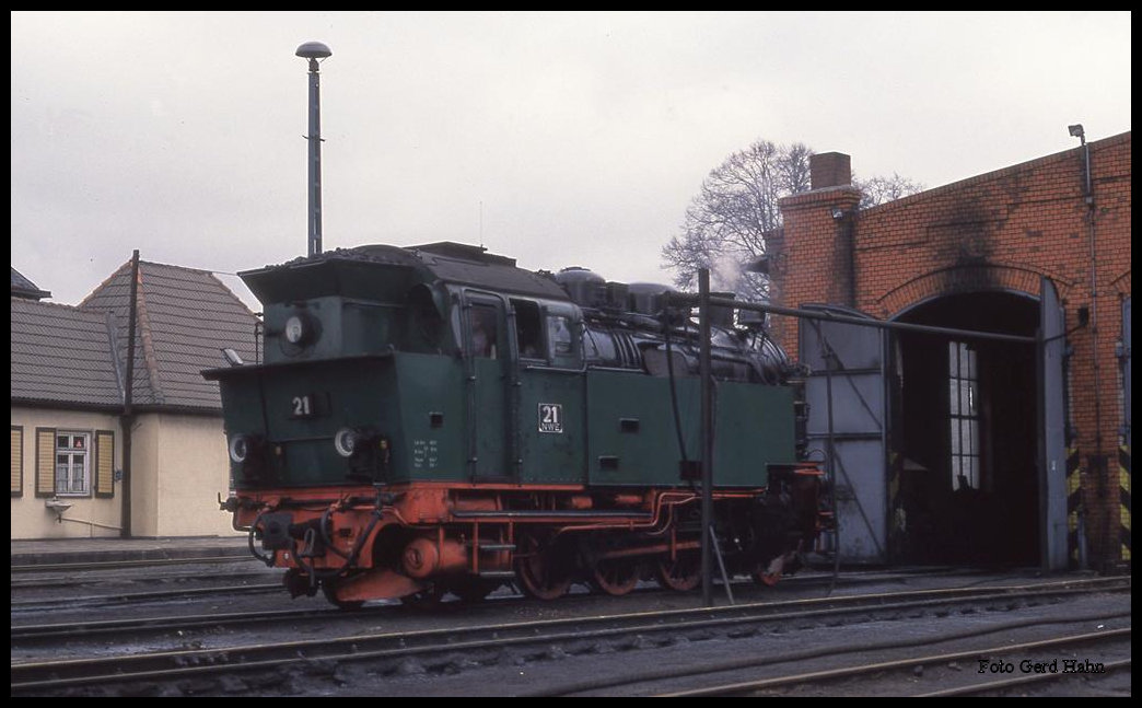 NWE 21 ex 996001 vor dem Lokschuppen in Gernrode am 18.2.1993.
