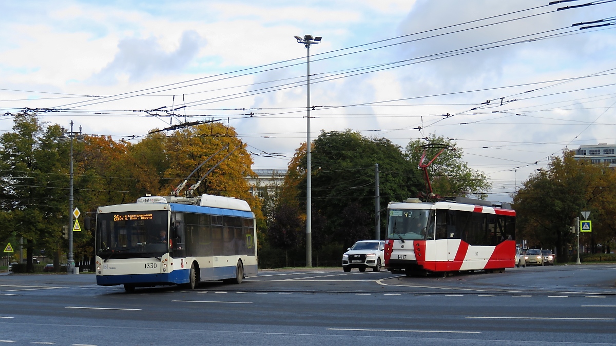O-Bus und Straßenbahnwagen des Typs 71-152 (LAN-2005) Nr. 1417 in St. Petersburg, 15.10.2017
