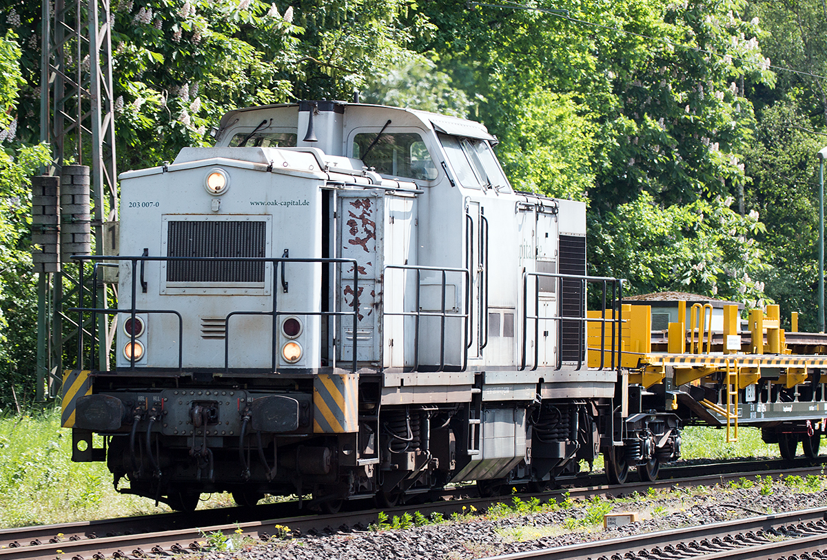 OAK 203 007 durchfährt am 13.05.2016 Ratingen Lintorf
